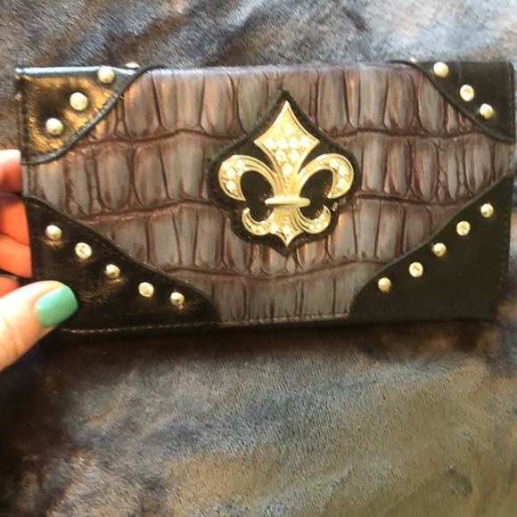 STUDDED ⚜️🔱 WALLET - Picture 2 of 3